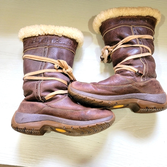 ULU Brown Winter Boots Size 9.5 - Picture 1 of 11